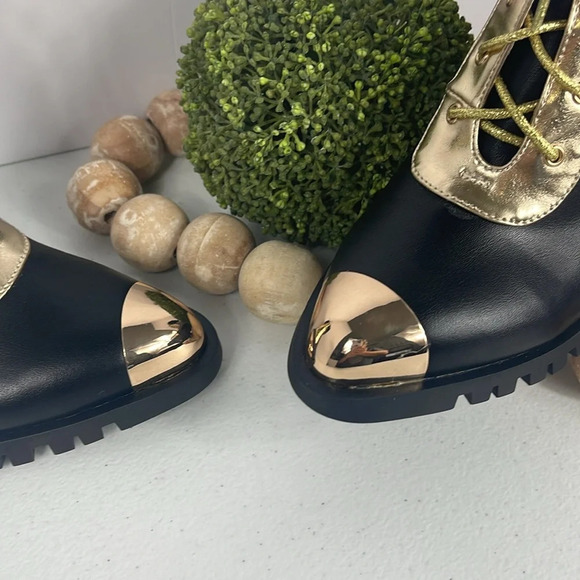 THINGS II COME
Women's Maliyana Luxurious Lace-Up Embellished Block-Heel Booties - Picture 5 of 12